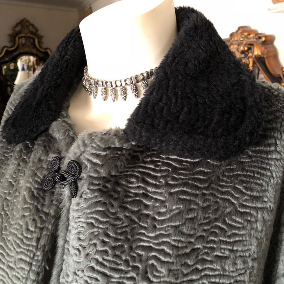 Vintage Sheered Faux Persian Lamb Fur short Jacket - Picture 5 of 7